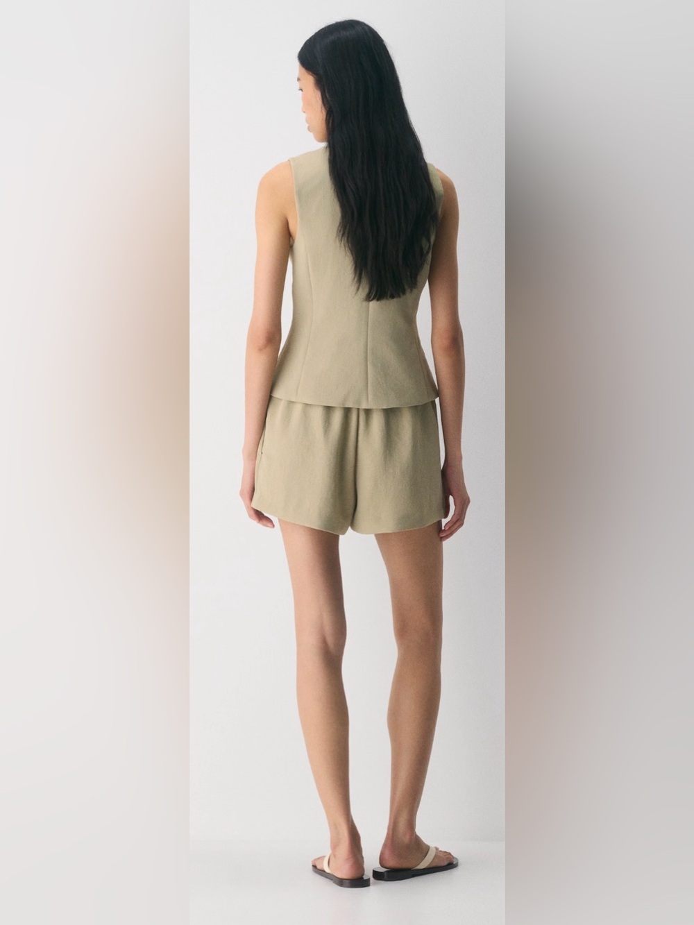 Aritzia Lodge Crepette Martini Olive Mini Short Sz Small NWOT - Picture 3 of 16